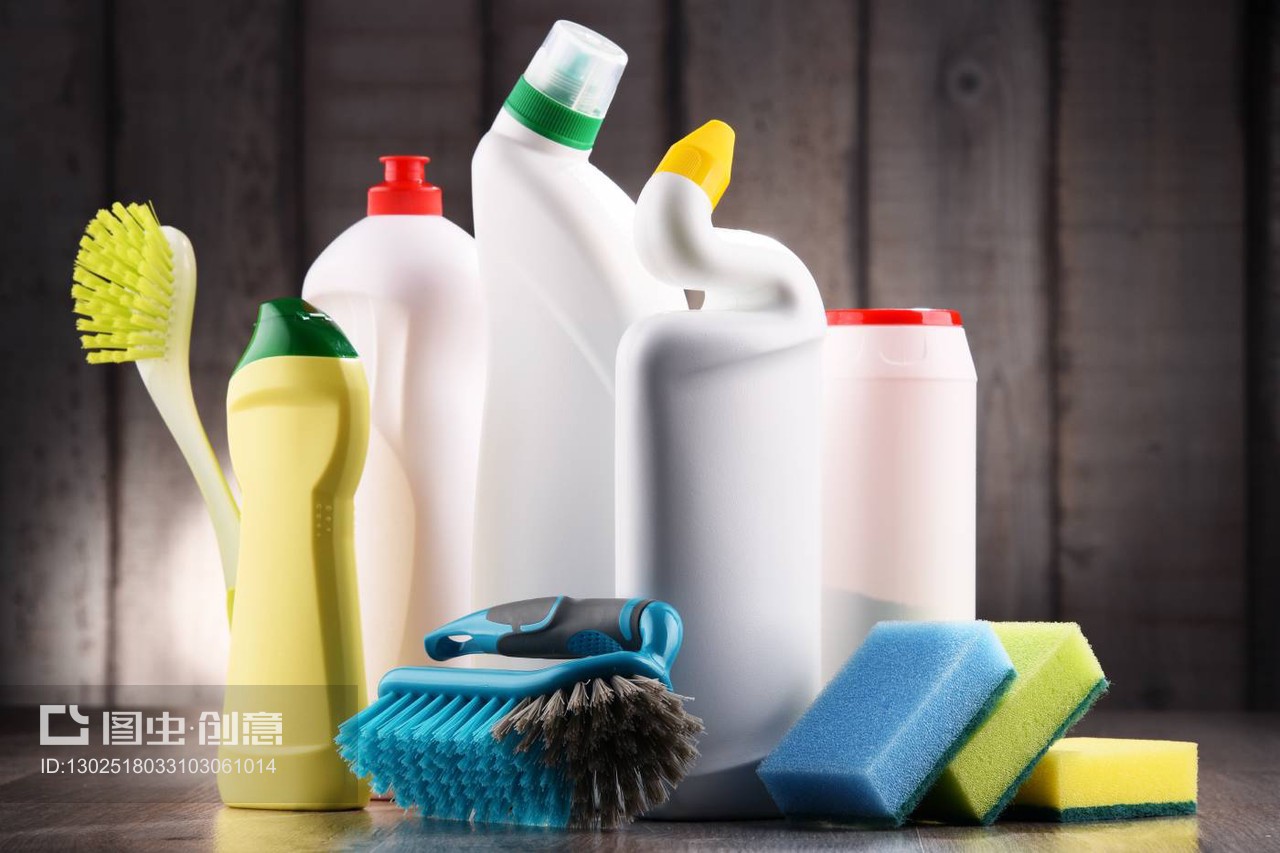 瓶裝化學(xué)品 洗滌劑與化妝品的雙面影響